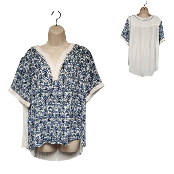 Cato Notched V-Neck Chiffon Pleated Blue & White Short Sleeve Floral Top 18/20W - Picture 1 of 6